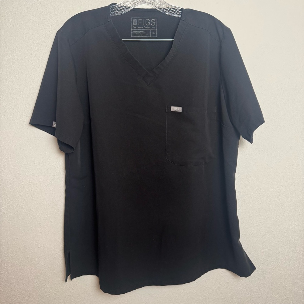 Figs Women's Black Short Sleeve Tee Scrub Top Technical Collection